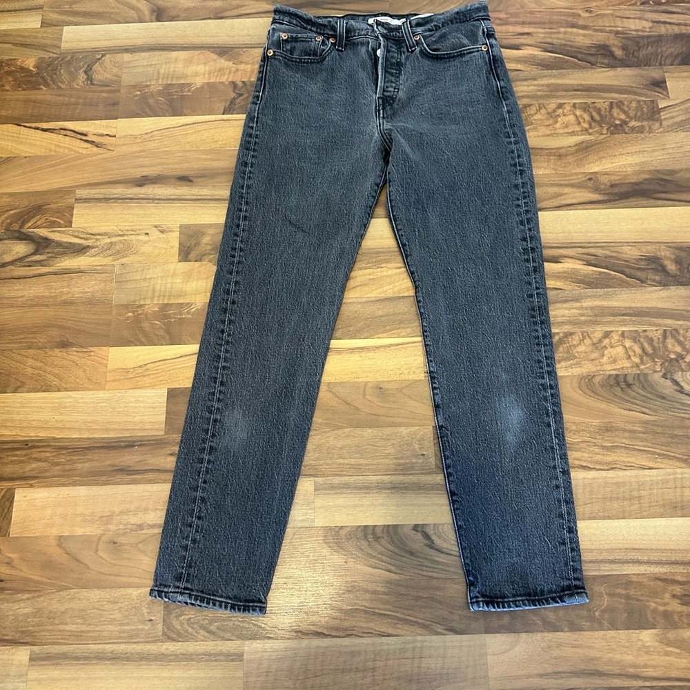 Levi's Women's Wedgie icon Fit Grey High Rise Button Fly Ankle length - Picture 3 of 15